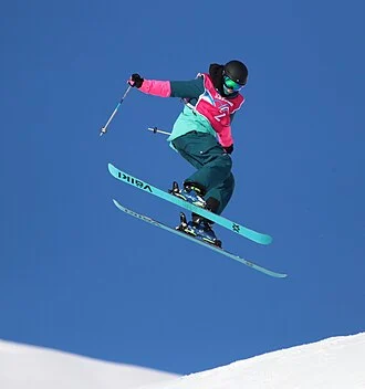 Kirsty Muir height profile photo