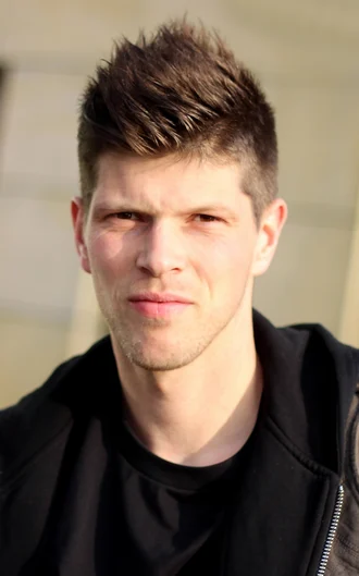 Klaas-Jan Huntelaar height profile photo