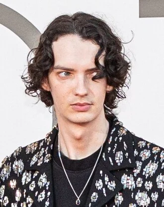 Kodi Smit-McPhee height profile photo