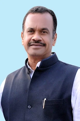 Komatireddy Venkat Reddy height profile photo