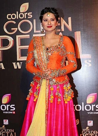 Kratika Sengar height profile photo