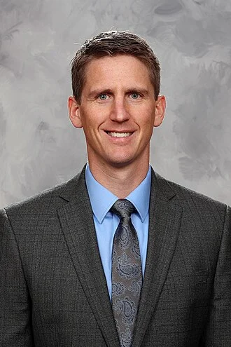 Kris Knoblauch height profile photo