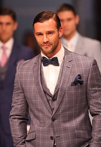 Kris Smith height profile photo
