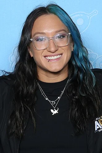 Kris Statlander height profile photo