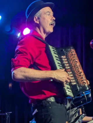 Krist Novoselic height profile photo