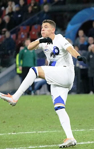 Kristjan Asllani height profile photo