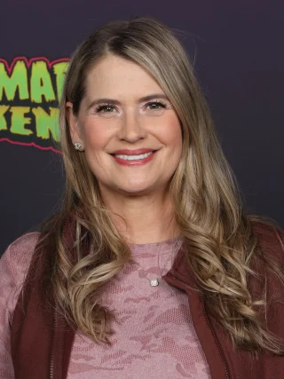 Kristy Swanson height profile photo