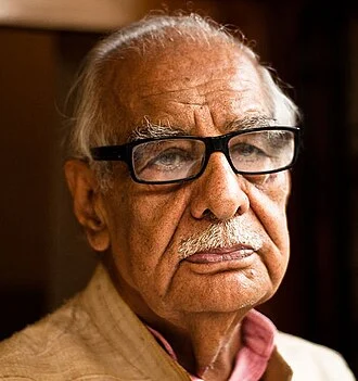 Kuldip Nayar height profile photo