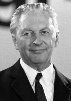 Kurt Georg Kiesinger height profile photo