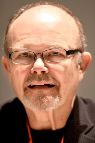 Kurtwood Smith height profile photo