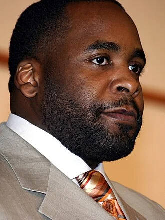 Kwame Kilpatrick height profile photo