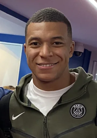 Kylian Mbappé height profile photo