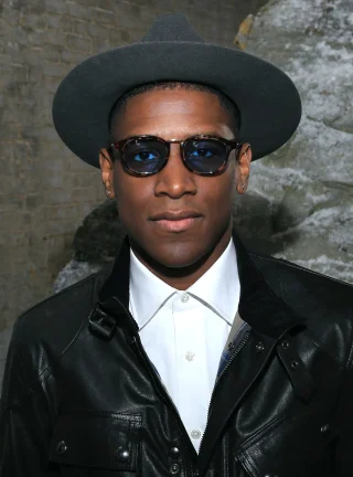 Labrinth height profile photo