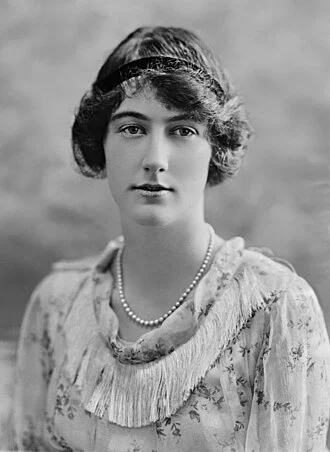Lady Dorothy Macmillan height profile photo