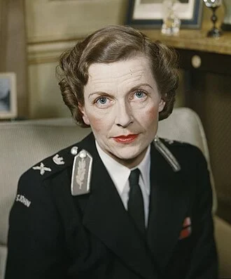 Lady Mountbatten height profile photo
