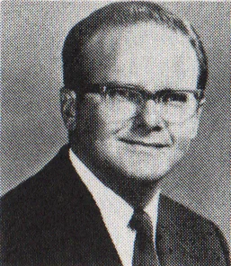 Lamar Hunt height profile photo