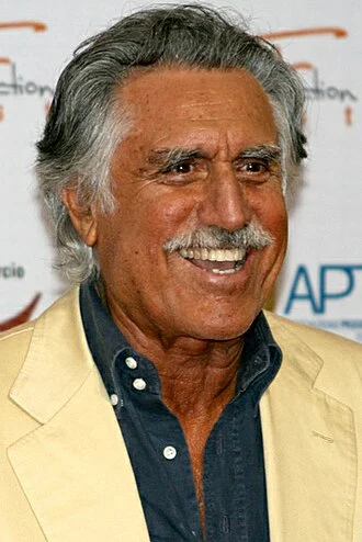 Lando Buzzanca height profile photo