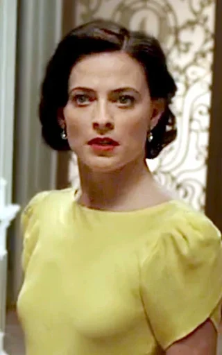 Lara Pulver height profile photo