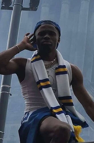 Largie Ramazani height profile photo