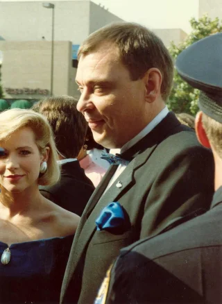 Larry Drake height profile photo