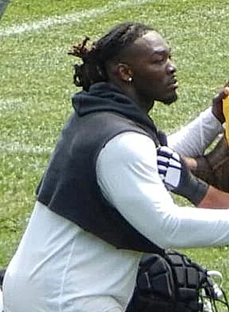 Larry Ogunjobi height profile photo