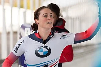 Laura Deas height profile photo