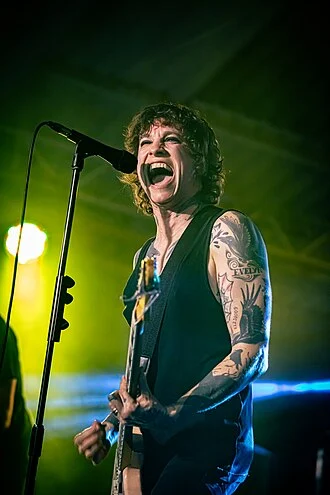 Laura Jane Grace height profile photo