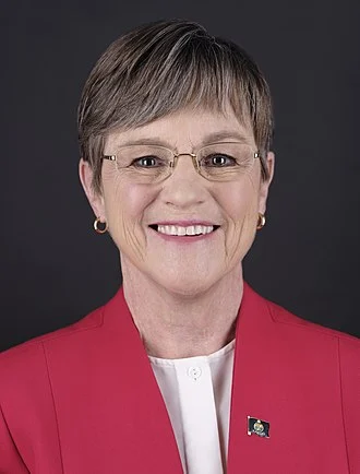 Laura Kelly height profile photo