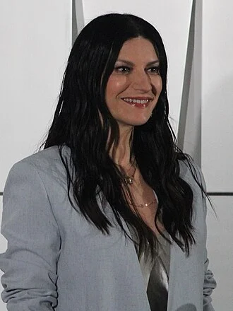 Laura Pausini height profile photo