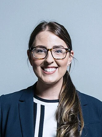 Laura Pidcock height profile photo
