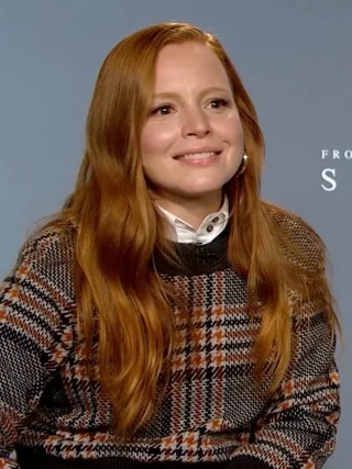 Lauren Ambrose height profile photo