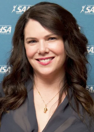 Lauren Graham height profile photo