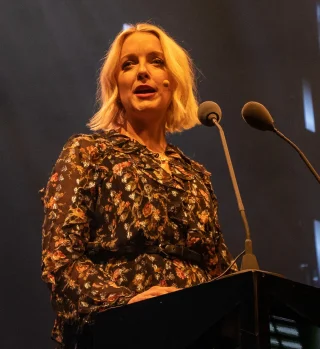 Lauren Laverne height profile photo