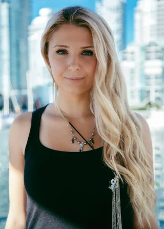 Lauren Southern height profile photo