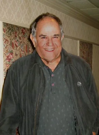 Laurence Luckinbill height profile photo