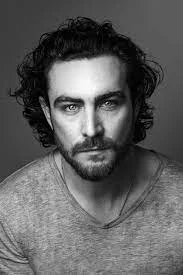 Laurence O'Fuarain height profile photo