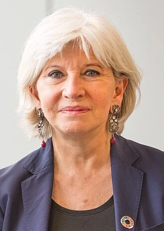 Laurence Tubiana height profile photo