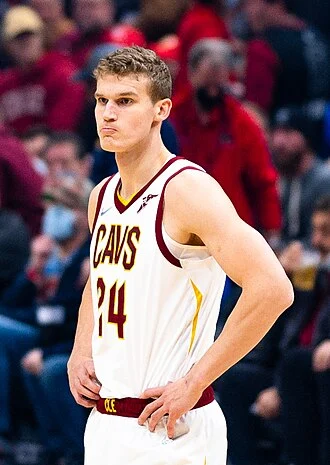 Lauri Markkanen height profile photo