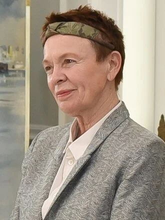 Laurie Anderson height profile photo