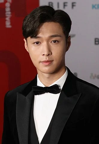 Lay Zhang height profile photo