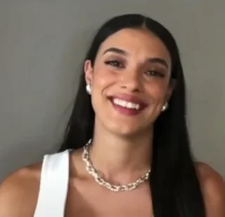 Laysla De Oliveira height profile photo