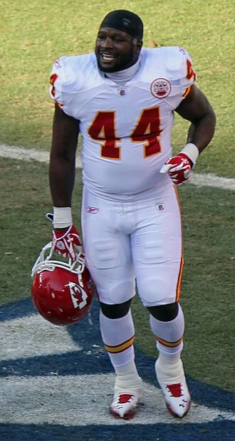 Le'Ron McClain height profile photo