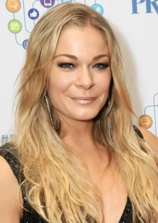 LeAnn Rimes height profile photo