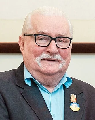Lech Wałęsa height profile photo