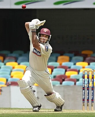 Lee Carseldine height profile photo