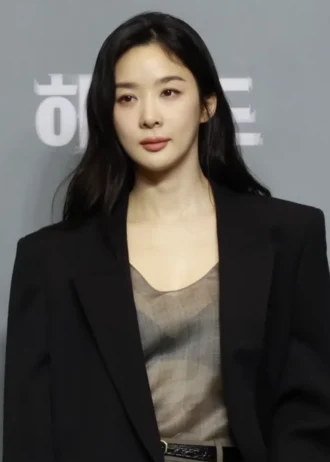 Lee Chung-ah height profile photo