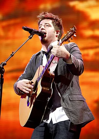 Lee DeWyze height profile photo