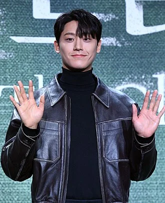 Lee Do-hyun height profile photo