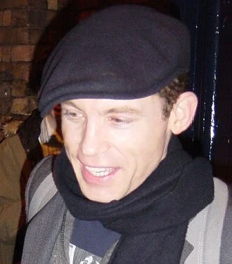 Lee Evans (comedian) height profile photo