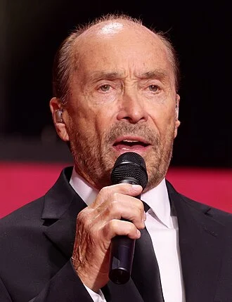 Lee Greenwood height profile photo